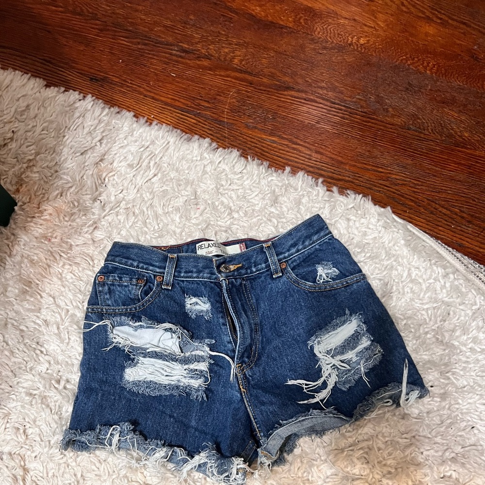 Distressed Vintage Levi Shorts Size 4